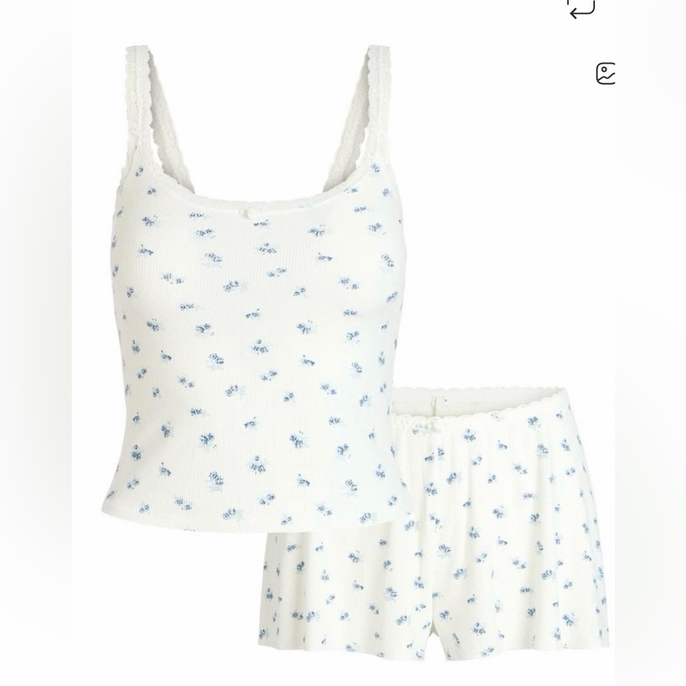 SKIMS SIZE MEDIUM PAJAMAS WHITE AND BLUE FLORAL GARDEN